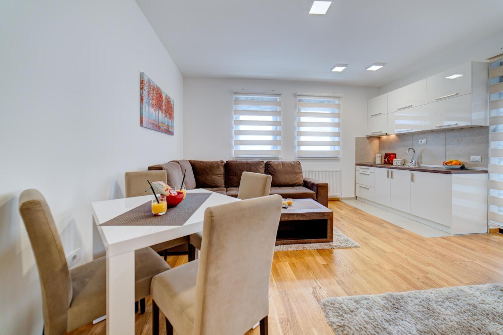 Aroma Apartmani ซลาตีบอร์ ภายนอก รูปภาพ